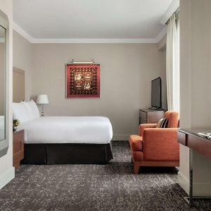 Junior King Suite Seating Area